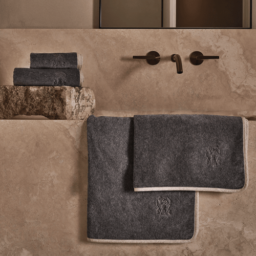 Terrycloth bathrobes and light towels | Brunello Cucinelli